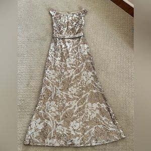 David Meister Sz 2 Gold and Silver Formal Gown